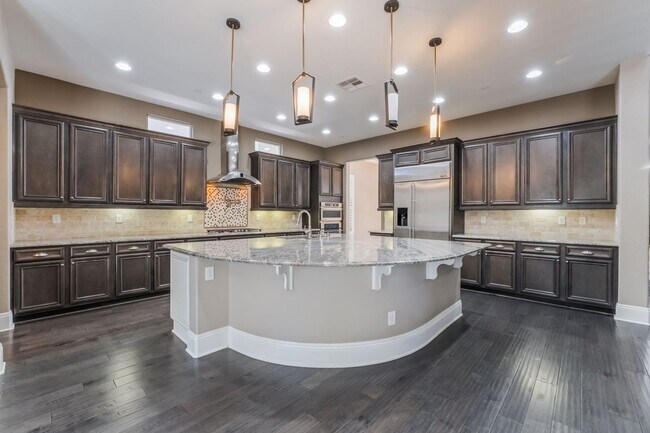 Building Photo - Elegant model home at Club Madeira!