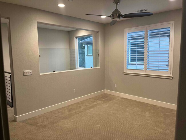 Building Photo - 333 Emory Ct