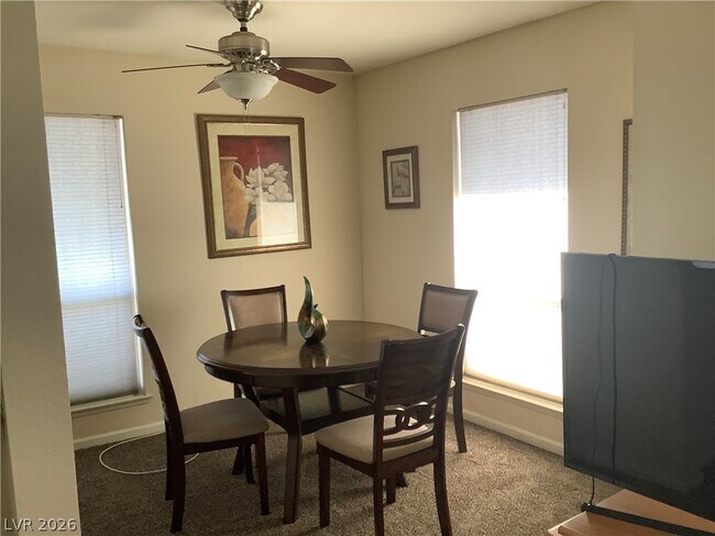 Building Photo - 682 Oakmont Ave