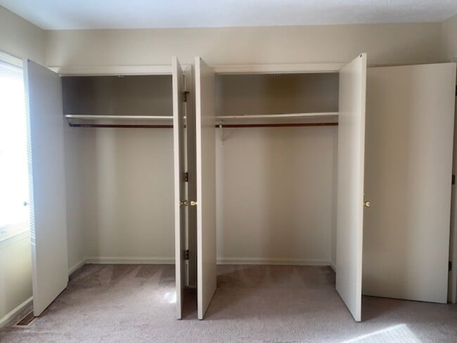 Building Photo - 2-Bedroom townhome - Cliffridge