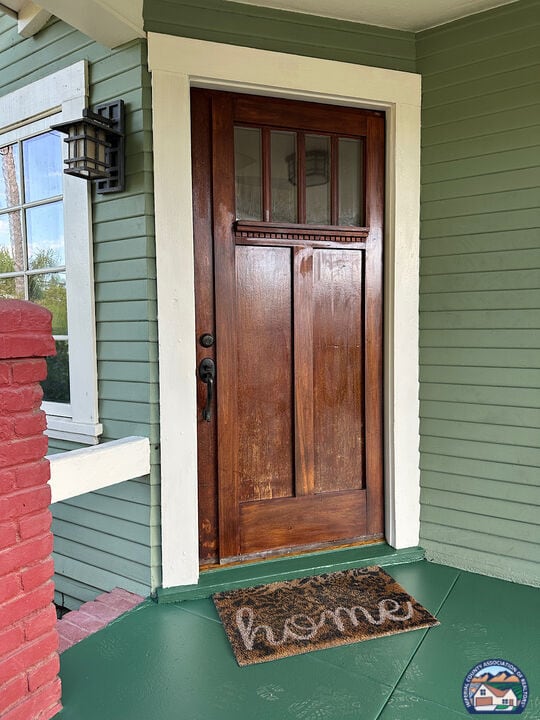 Building Photo - 1075 Hayes Ave