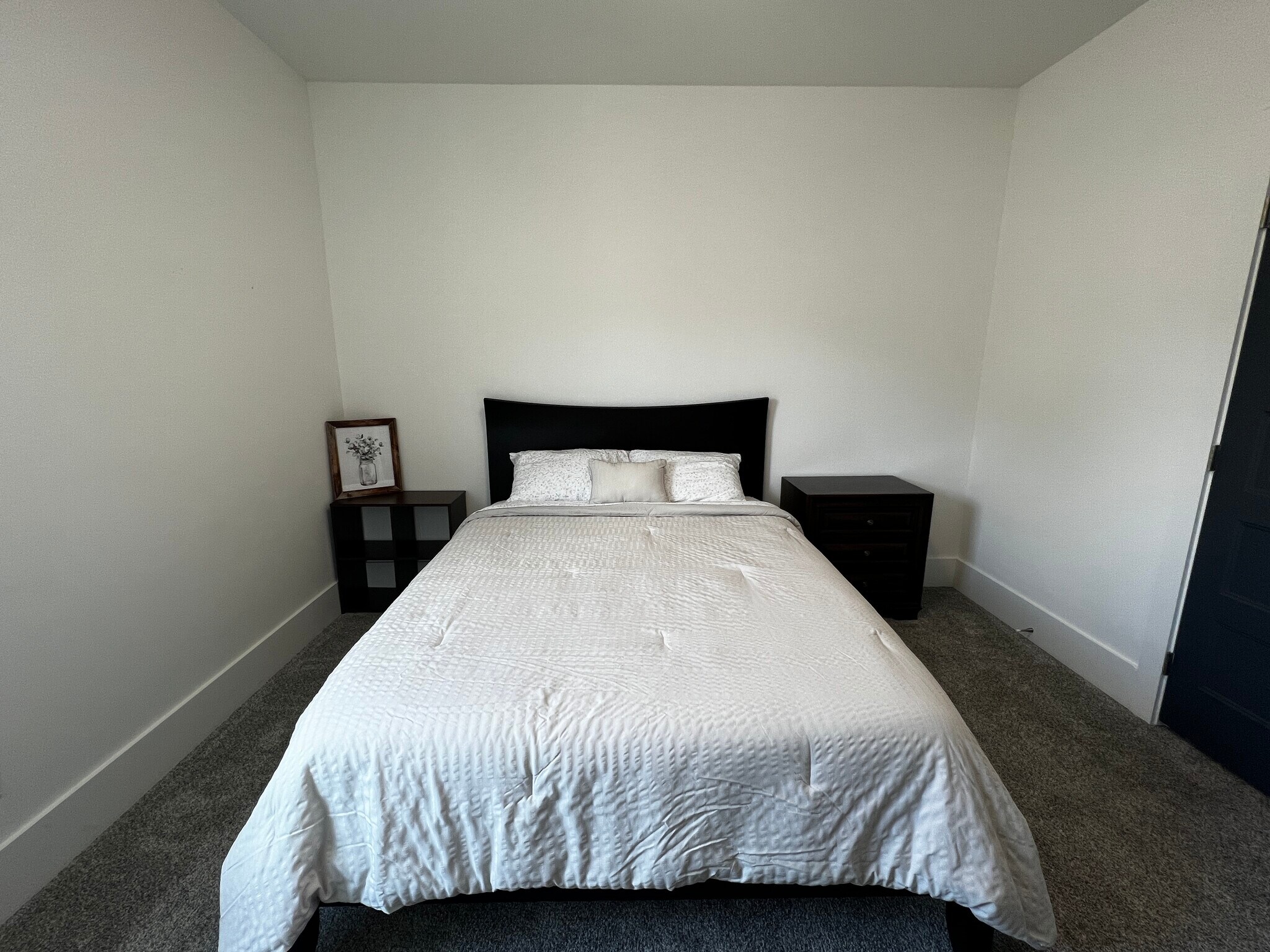 Building Photo - 1072 Zophi St