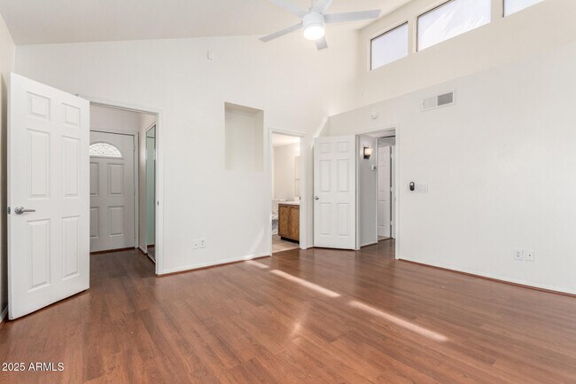 Building Photo - 13627 N Hamilton Dr
