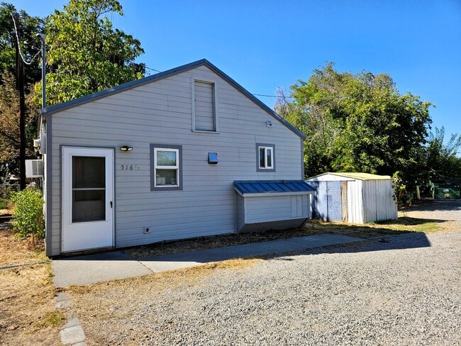 Building Photo - Newly Remodeled House with Washer/Dryer Included!