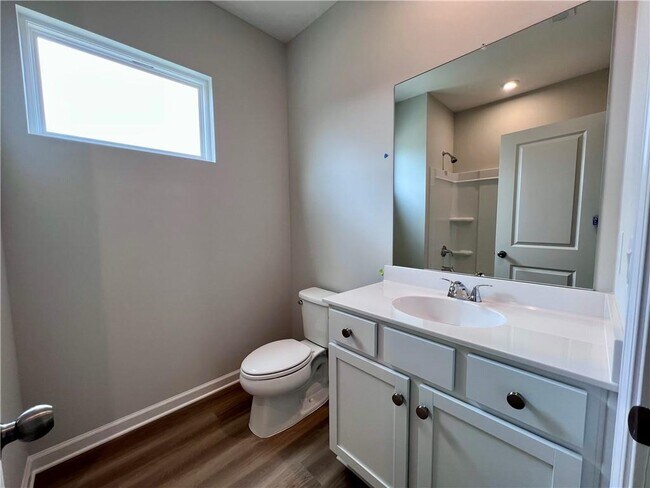 Building Photo - 620 Devon Aly