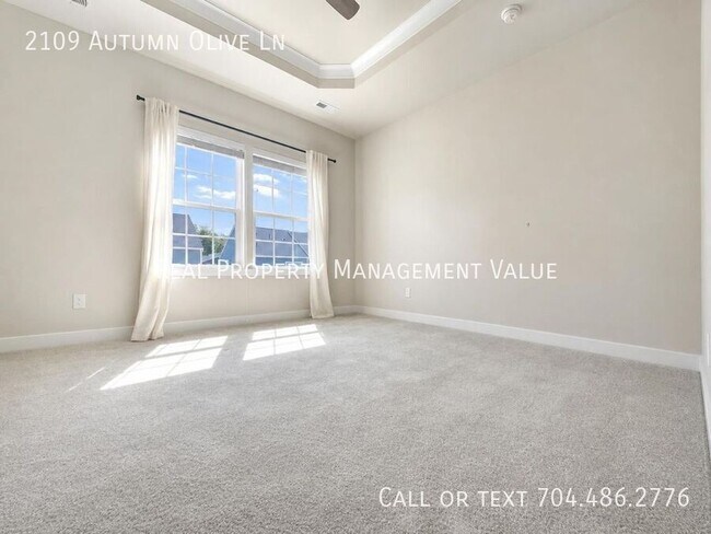 Building Photo - 2109 Autumn Olive Ln