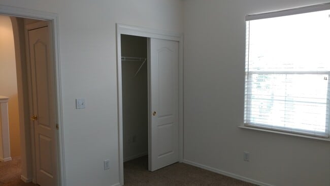 Building Photo - 2-Story home in the gated community of Eur...