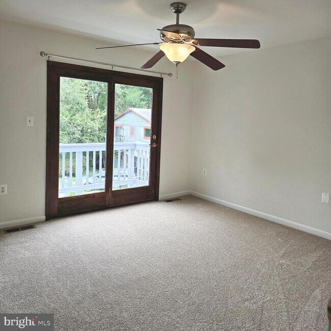 Building Photo - 1108 N Rockingham St