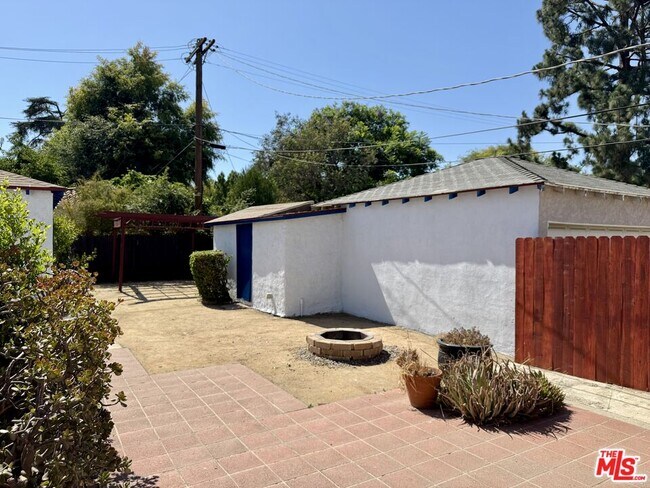 Building Photo - 6205 Gentry Ave