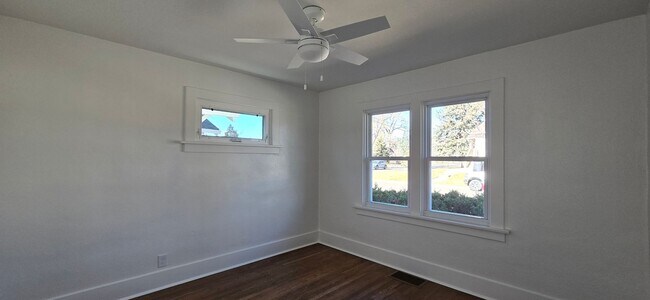 Building Photo - 1117 W 31st St