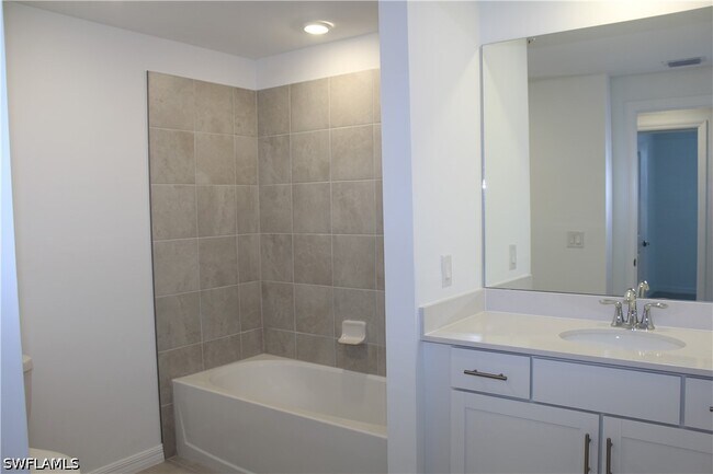 Building Photo - 5661 Melbourne Ct