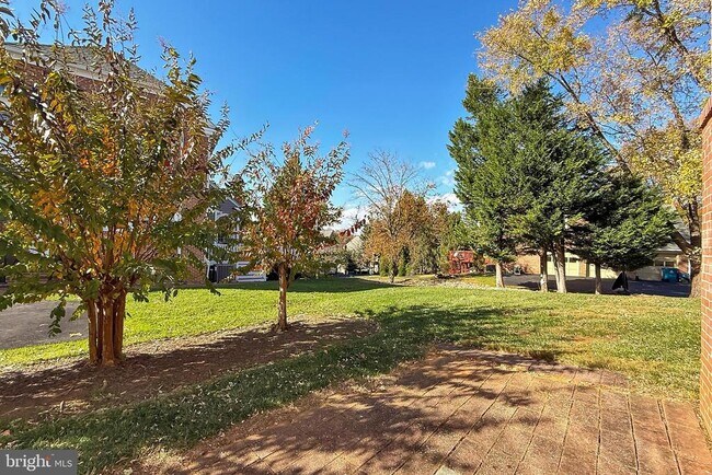 Building Photo - 1300 Pinstripe Ct
