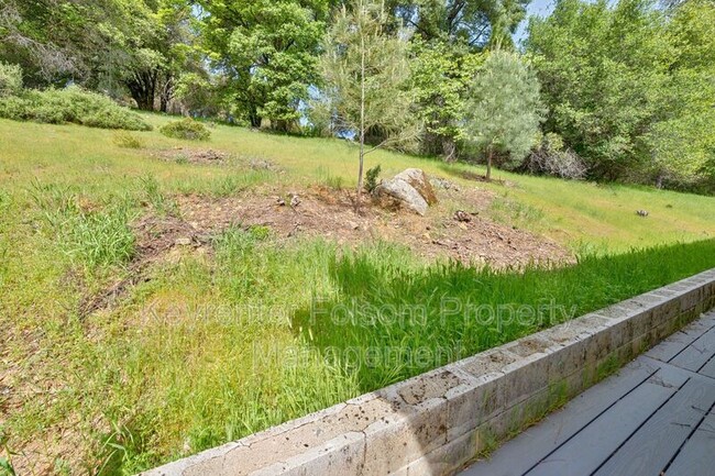 Building Photo - 5456 Oak Leaf Cir