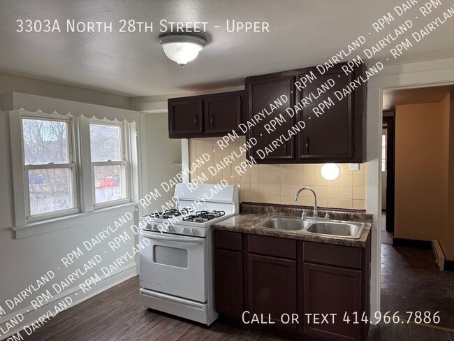 Building Photo - Charming 2-Bedroom, 1-Bathroom Upper Unit ...