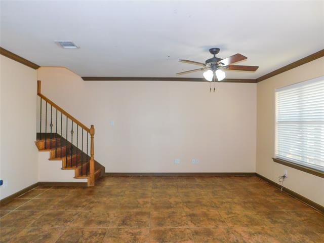 Building Photo - 558 Jay St