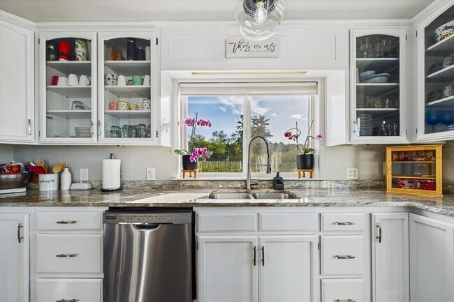 Building Photo - Custom Home on Property just outside of Eureka!