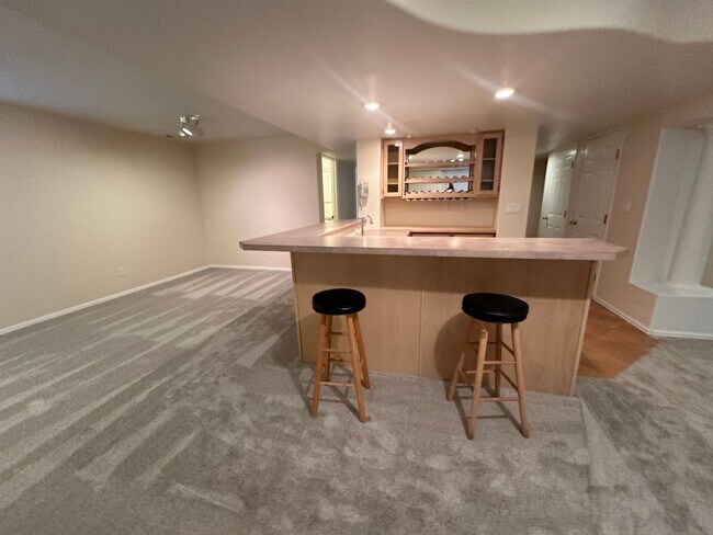 Building Photo - 7640 Lonergan Ct