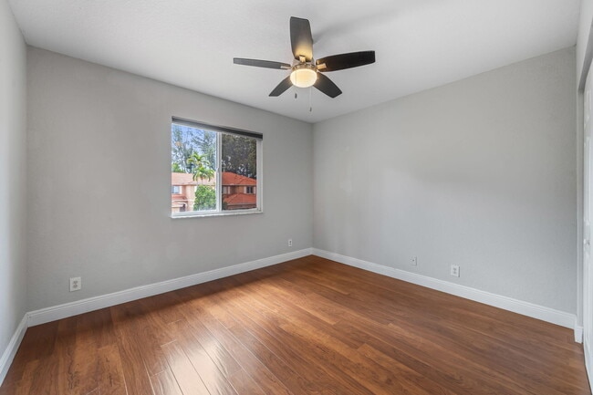 Building Photo - 3047 Waddell Ave