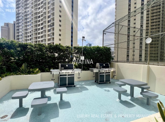 Building Photo - 469 Ena Rd