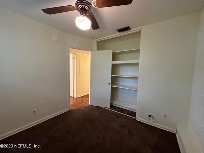 Building Photo - 2131 Goltare Dr