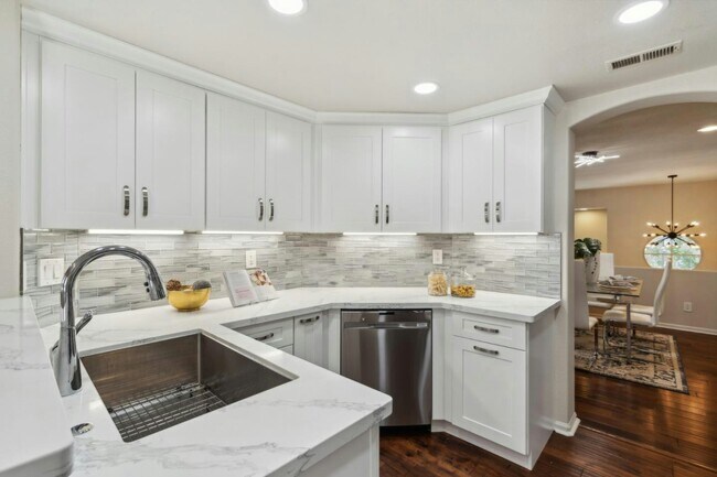 Building Photo - 548 Mill River Ln