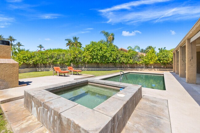 Building Photo - 70520 Gardenia Ct