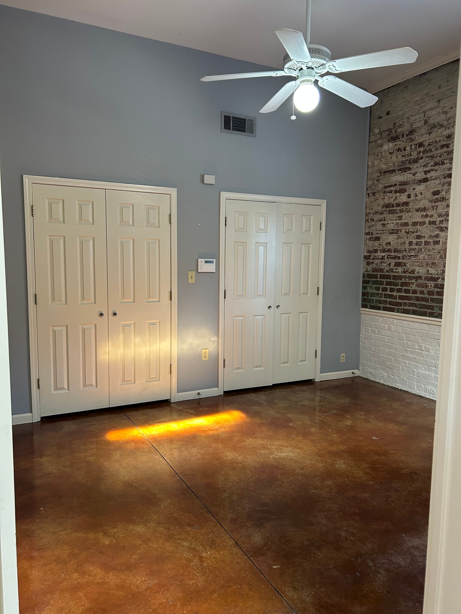Bedroom - 505 S Main St