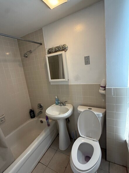 Building Photo - 44 Lee Ave