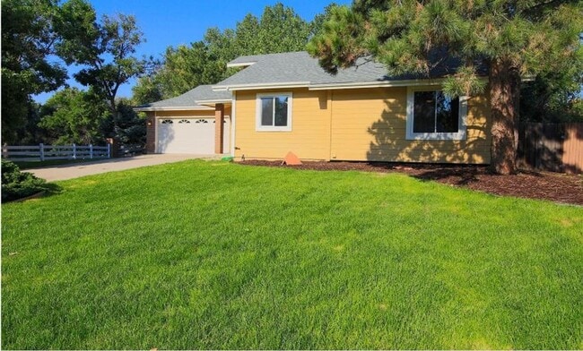 Building Photo - 2910 Rolling Wood Loop