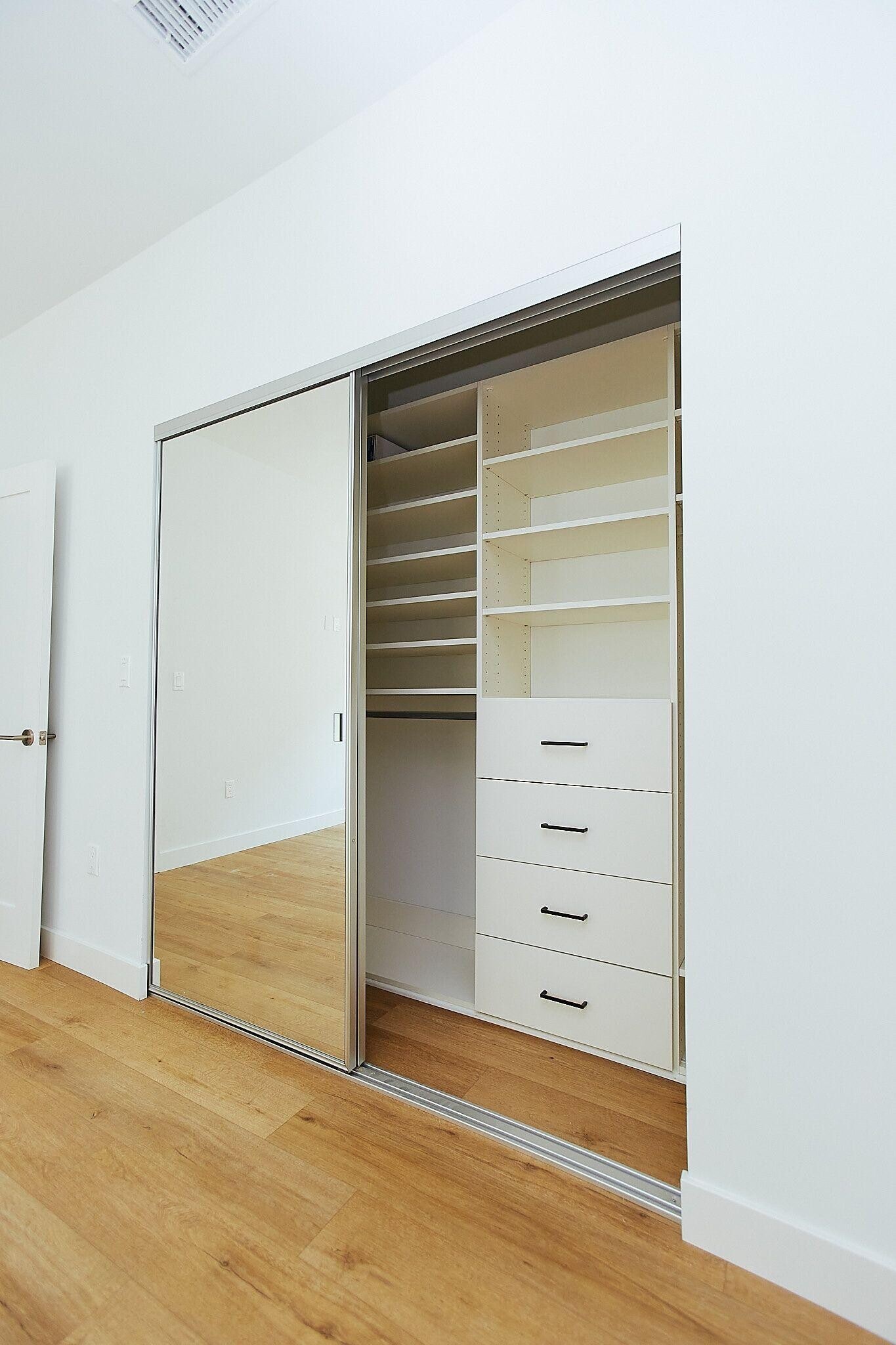 Custom Closet - 428 N Orange Grove Ave