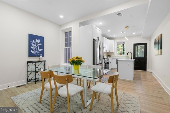 Building Photo - 1129 8th St NE