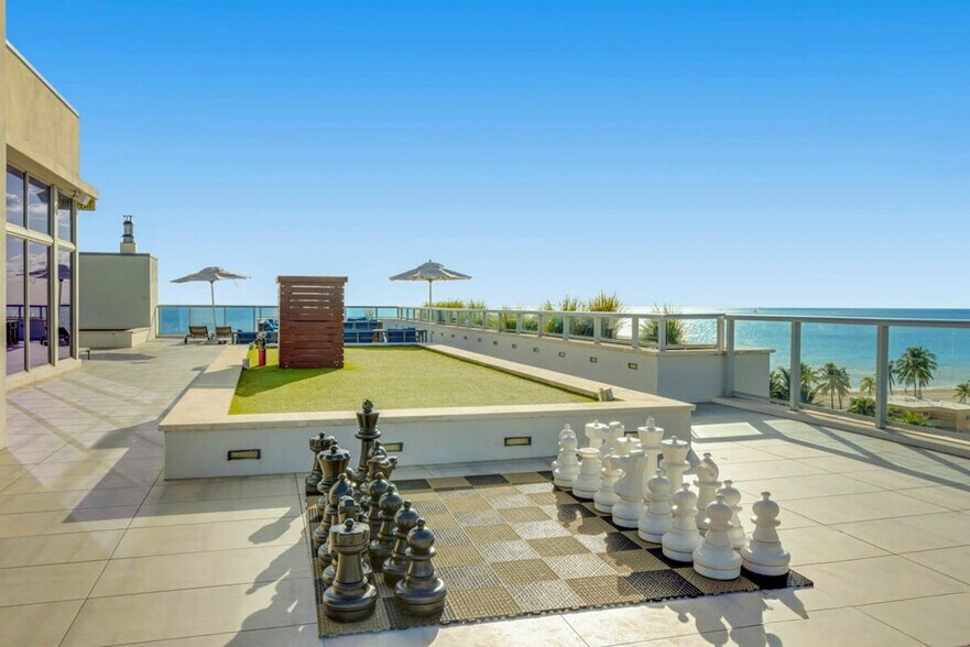 Building Photo - 327 Pierce St