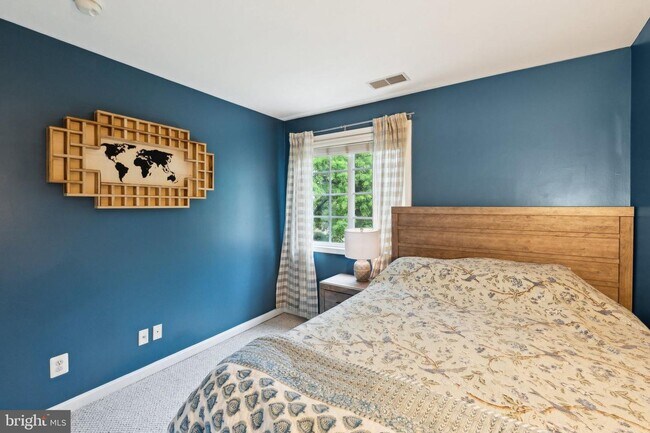 Building Photo - Welcome to this beautifully updated three ...