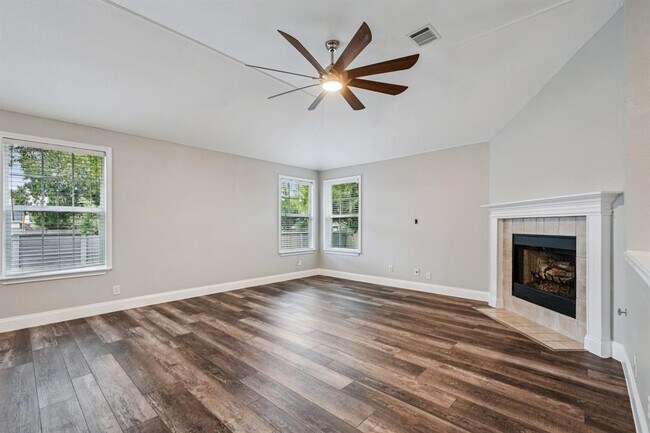 Building Photo - 16800 Bailey Jean Dr