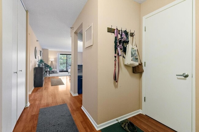 Building Photo - 401 S 1st St