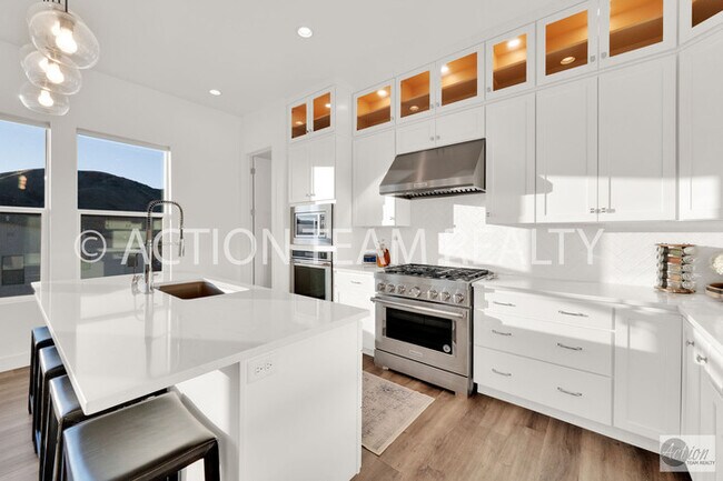 Building Photo - Fully furnished Home in Lehi, UT