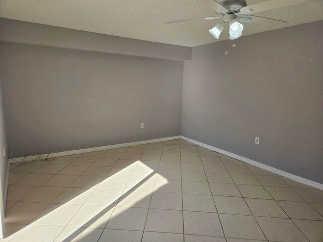 Building Photo - 253 Charter Way