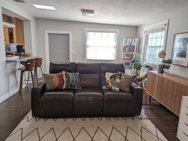 Building Photo - 3701 Ibis Dr