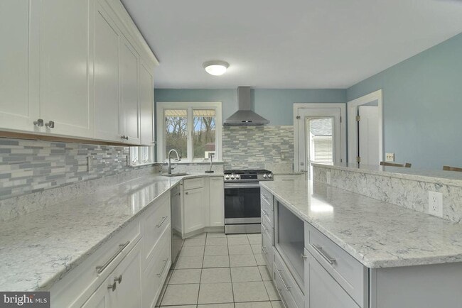 Building Photo - 8229 Jumpers Hole Rd