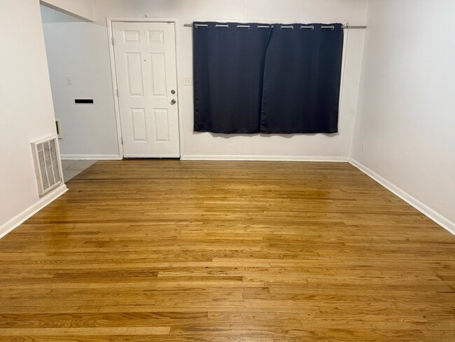 Building Photo - 5303 NE 72nd Ave.