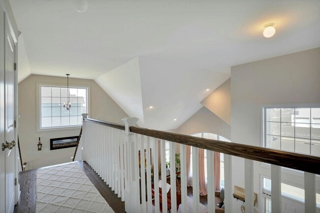 Building Photo - 27 Country View Ln