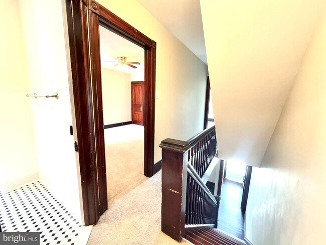 Building Photo - 425 Juniper St