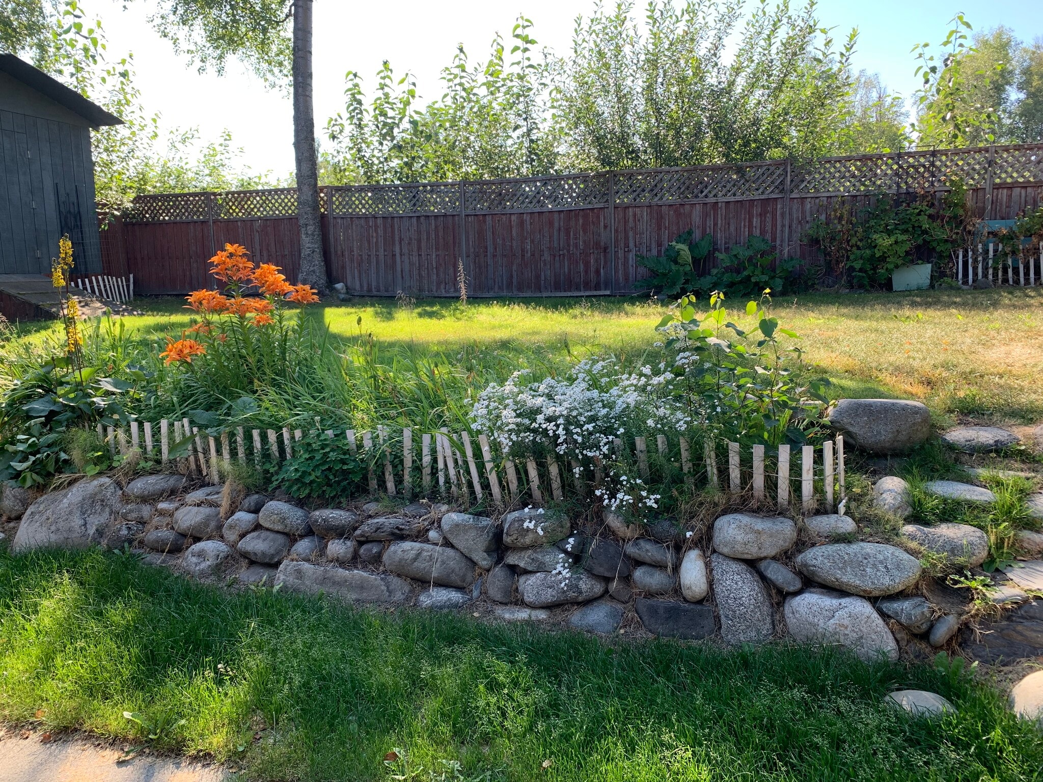 Building Photo - 1054 S Lucas Way