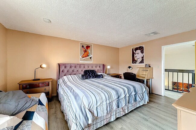 Building Photo - 693 NW 102 Pl