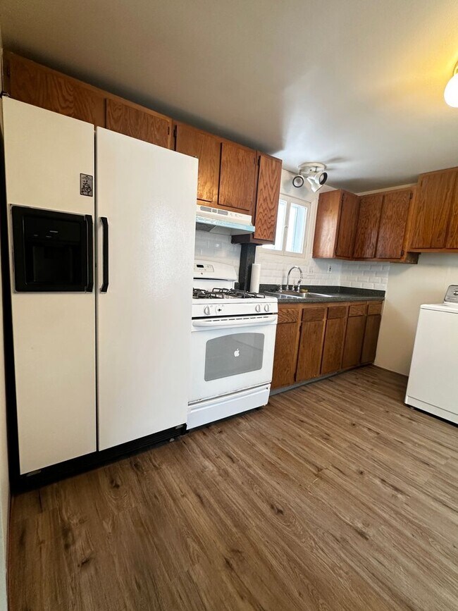 Building Photo - Move-In Ready 3 Bedroom, 1 Bathroom Home in Westland!