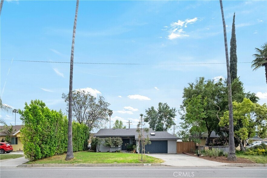 Building Photo - 740 Figueroa Dr