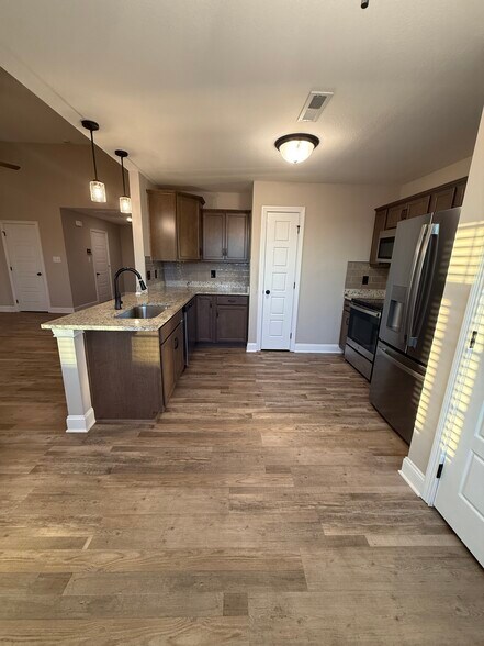 Building Photo - 1100 Cardinal Creek Dr