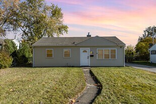 Building Photo - 116 S Hammes Ave