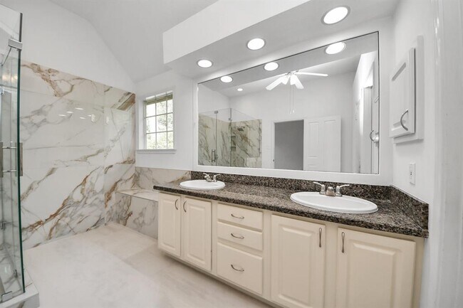 Building Photo - 103 Lakeridge Dr