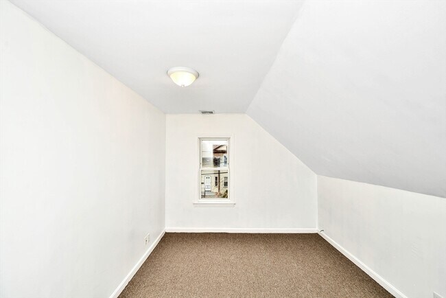 Building Photo - 37 Wilbur St